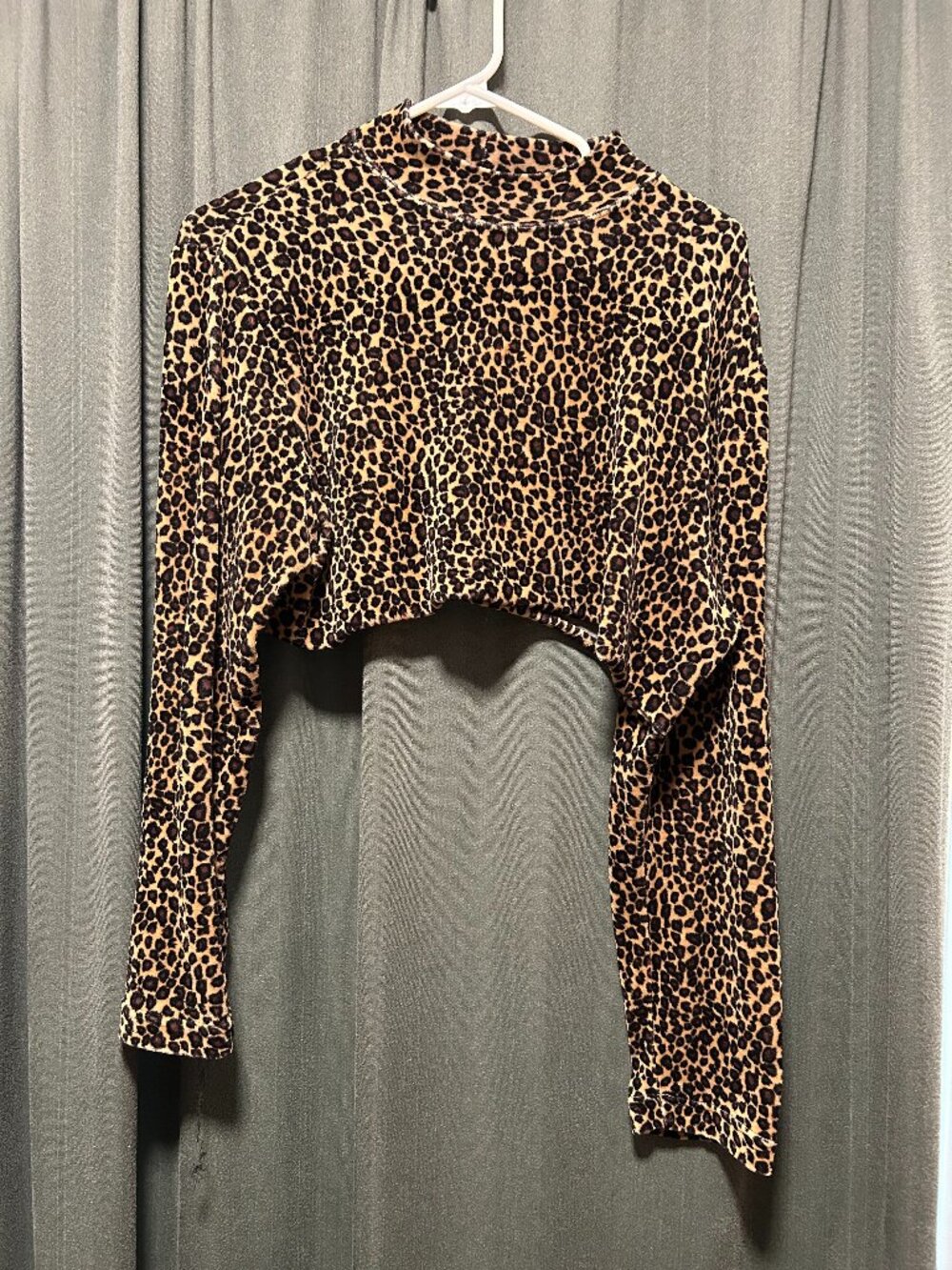 Cheetah Print Cropped Turtleneck